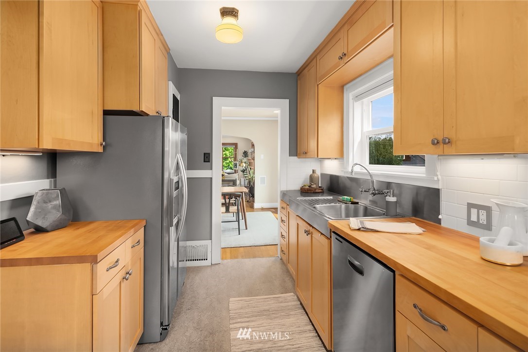 525 North 71st Street Seattle, WA 98103 - Photo 17 of 40