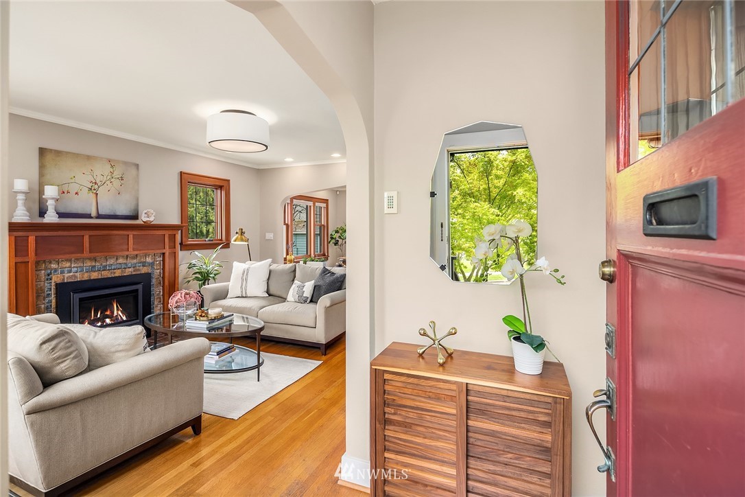 525 North 71st Street Seattle, WA 98103 - Photo 4 of 40