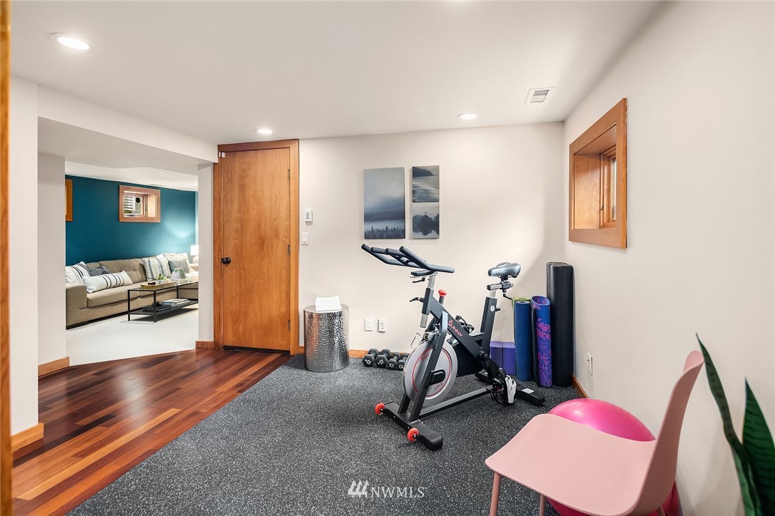 525 North 71st Street Seattle, WA 98103 - Photo 31 of 40