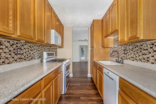 $325,000 | 1907 Magnolia Walk, Poughkeepsie, NY 12603