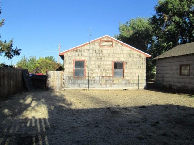 120 Freeman Road Central Point, OR 97502 - Photo 12 of 16 a view of a house with backyard and sitting area
