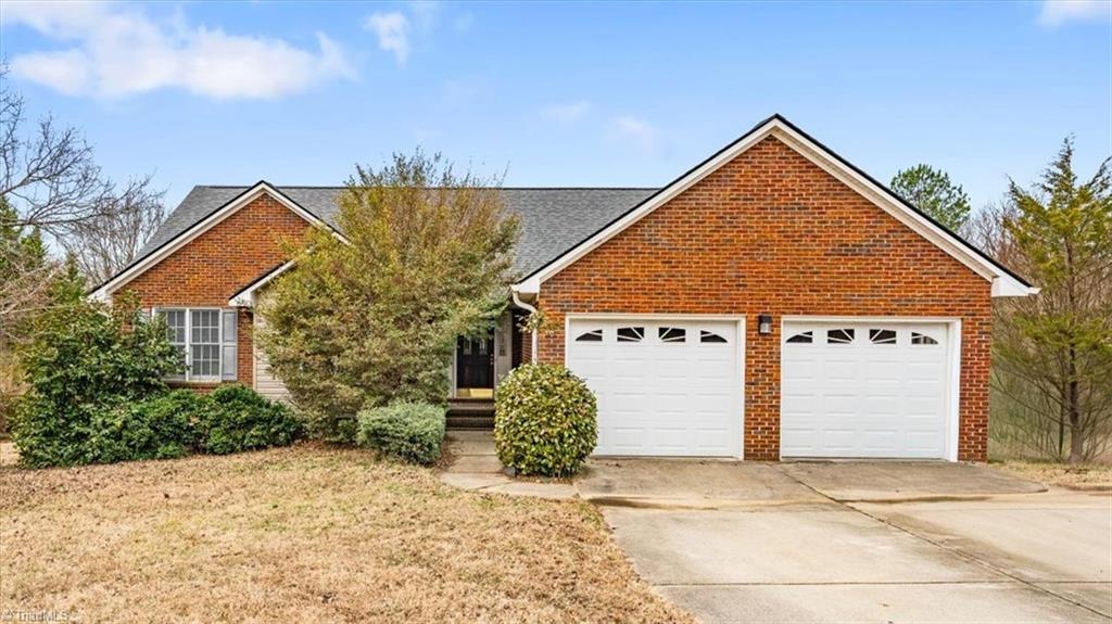 WELCOME TO 6933 LAWRENCE FARM DRIVE
