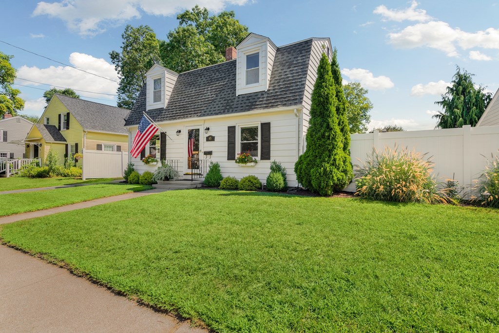 45 Oregon Street Springfield, MA 01118 - Photo 1 of 14