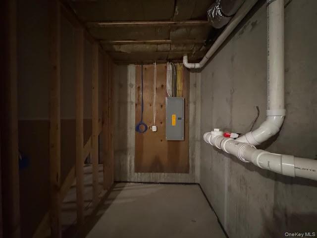 11 Colonels Path Manorville, NY 11949 - Photo 26 of 49