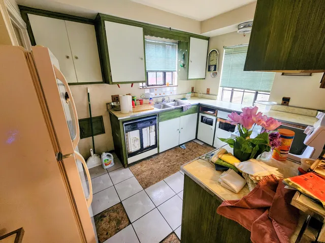 $89,900 | 4800 Yorkshire Road, Detroit, MI 48224