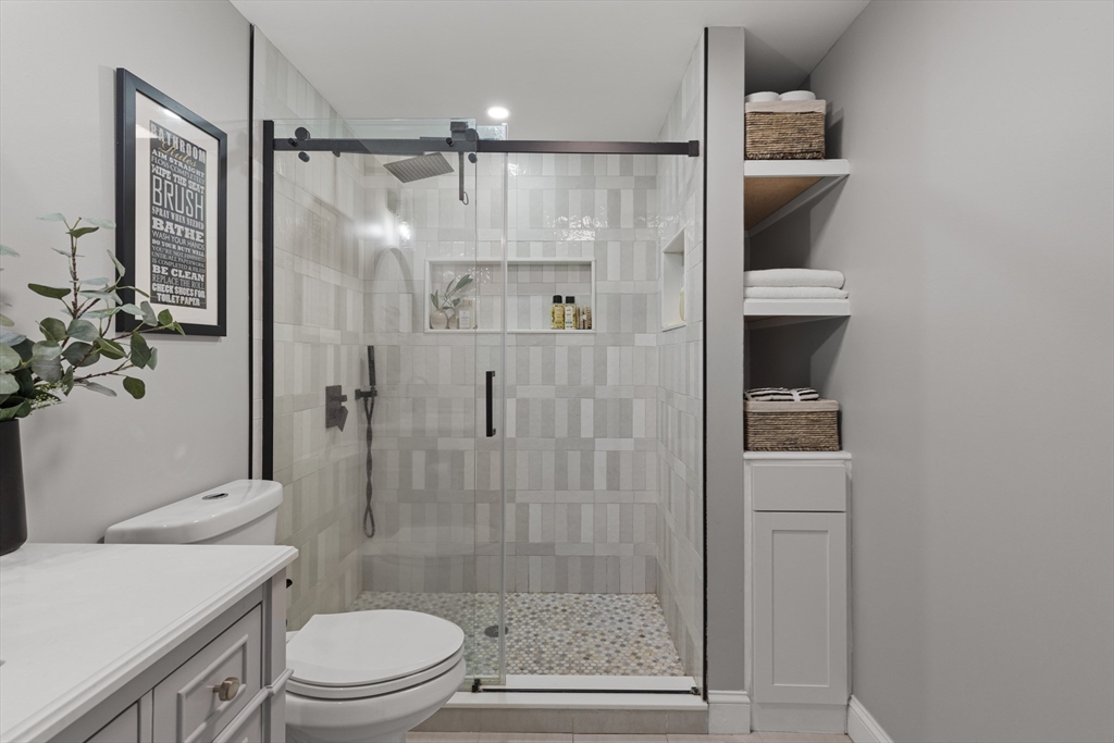 1686 Washington Street Walpole, MA 02081 - Photo 17 of 41