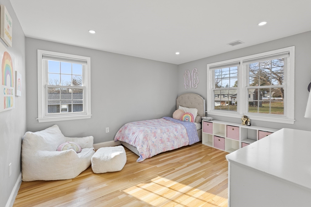 1686 Washington Street Walpole, MA 02081 - Photo 20 of 41