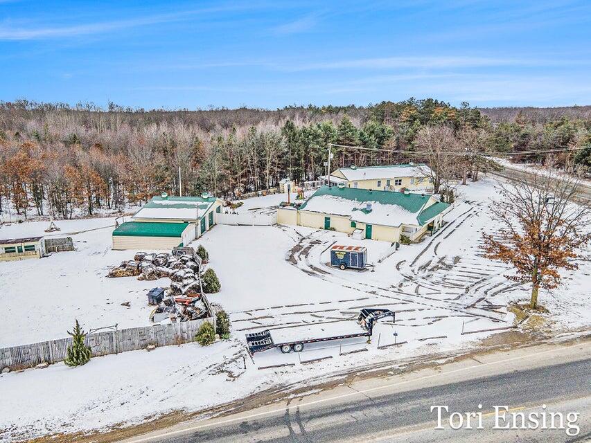 25-29 South Greenville Road Greenville, MI 48838 - Photo 3 of 45 46