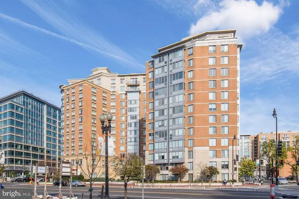 $2,400 | 555 Massachusetts Avenue Northwest, Unit 405, Washington, DC 20001
