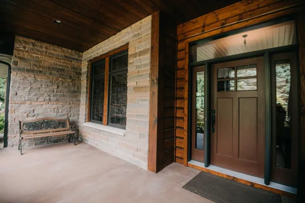 $1,200,000 | 650 33rd Street Northwest, Austin, MN 55912