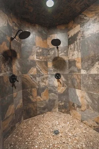 $1,200,000 | 650 33rd Street Northwest, Austin, MN 55912