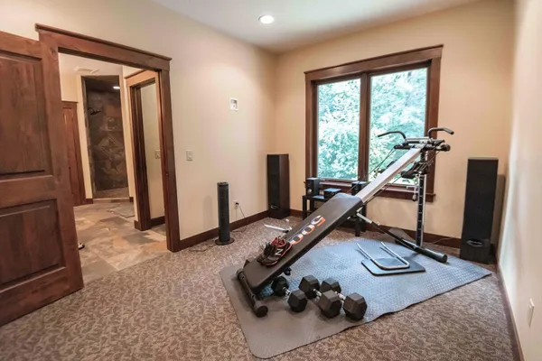 $1,200,000 | 650 33rd Street Northwest, Austin, MN 55912