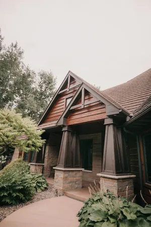 $1,200,000 | 650 33rd Street Northwest, Austin, MN 55912