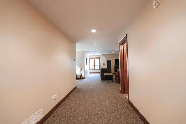 $1,200,000 | 650 33rd Street Northwest, Austin, MN 55912