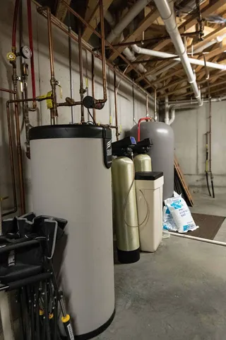 $1,200,000 | 650 33rd Street Northwest, Austin, MN 55912