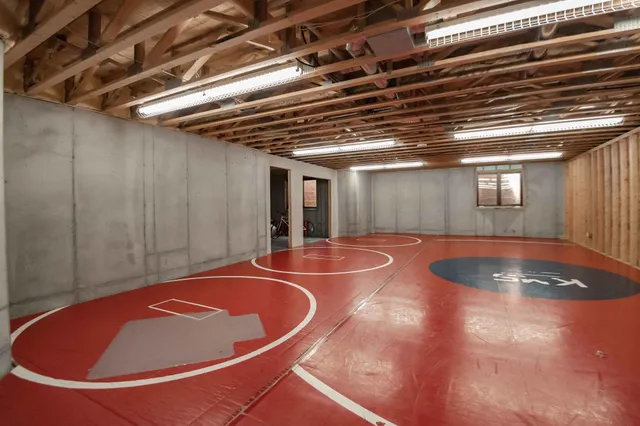 $1,200,000 | 650 33rd Street Northwest, Austin, MN 55912