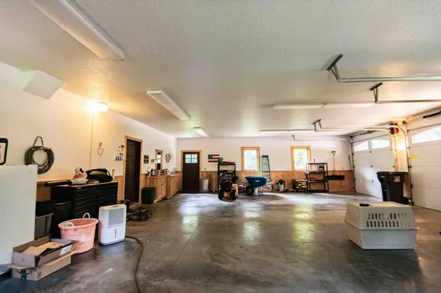 $1,200,000 | 650 33rd Street Northwest, Austin, MN 55912