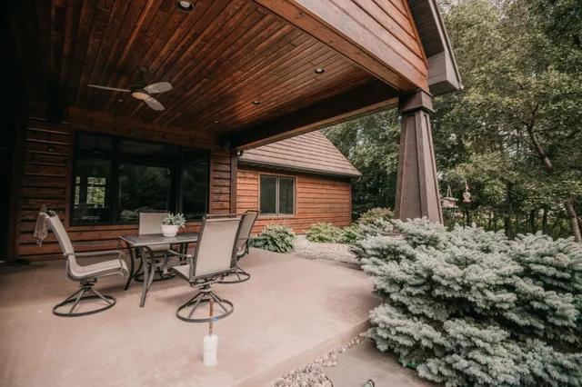 $1,200,000 | 650 33rd Street Northwest, Austin, MN 55912