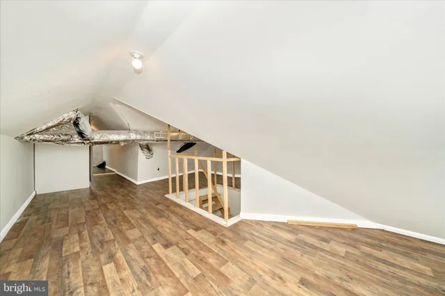 a view of entryway and hall