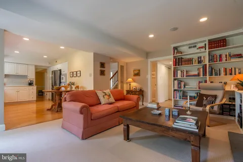 $875,000 | 890 Village Circle, Blue Bell, PA 19422