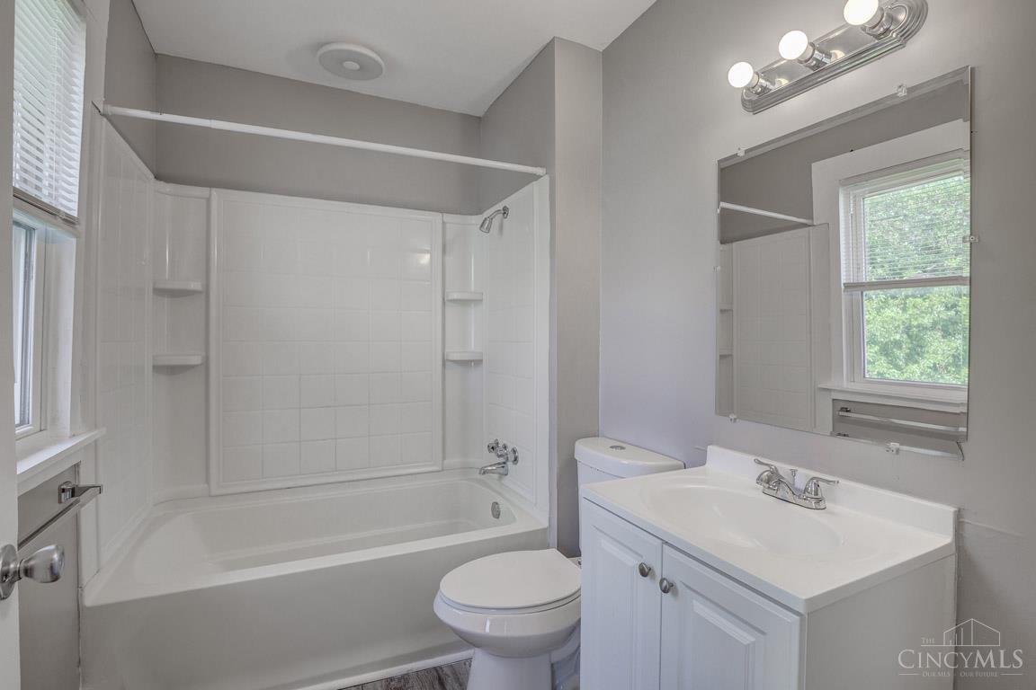 5211 Montgomery Road Cincinnati, OH 45212 - Photo 5 of 23 Gallery Image 5
