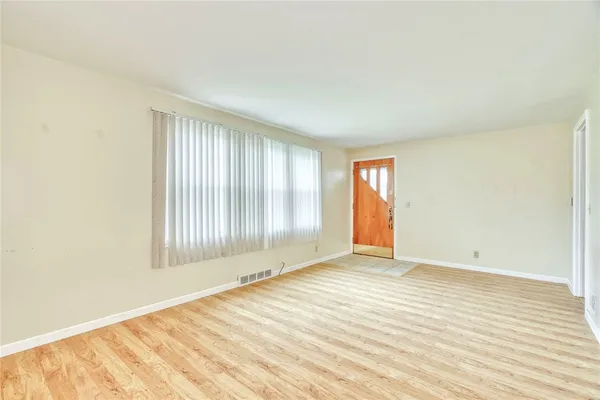 $149,900 | 36 Fallenson Drive, Greece, NY 14616