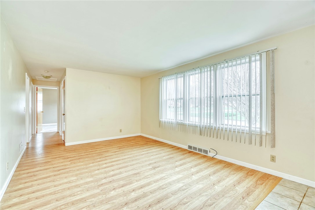 36 Fallenson Drive Greece, NY 14616 - Photo 7 of 18