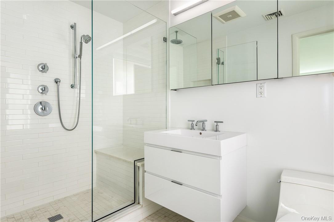 11 Sunset Lane Rye, NY 10580 - Photo 23 of 36 Primary ensuite bath.