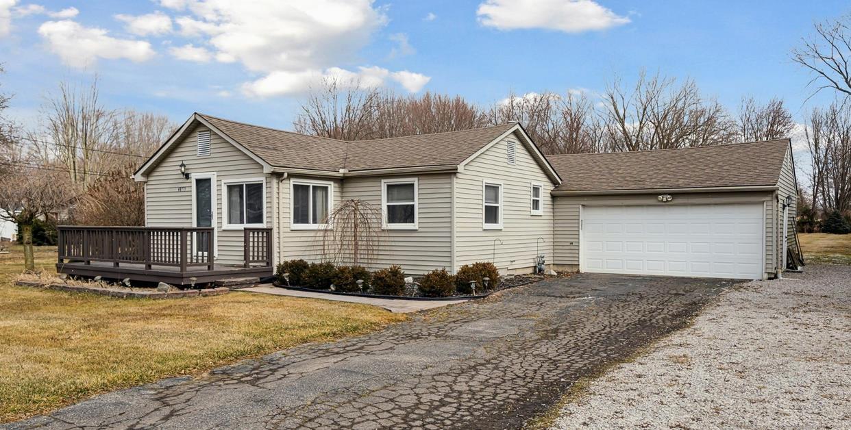 48771 Sugarbush Road Chesterfield, MI 48047 - Photo 1 of 36