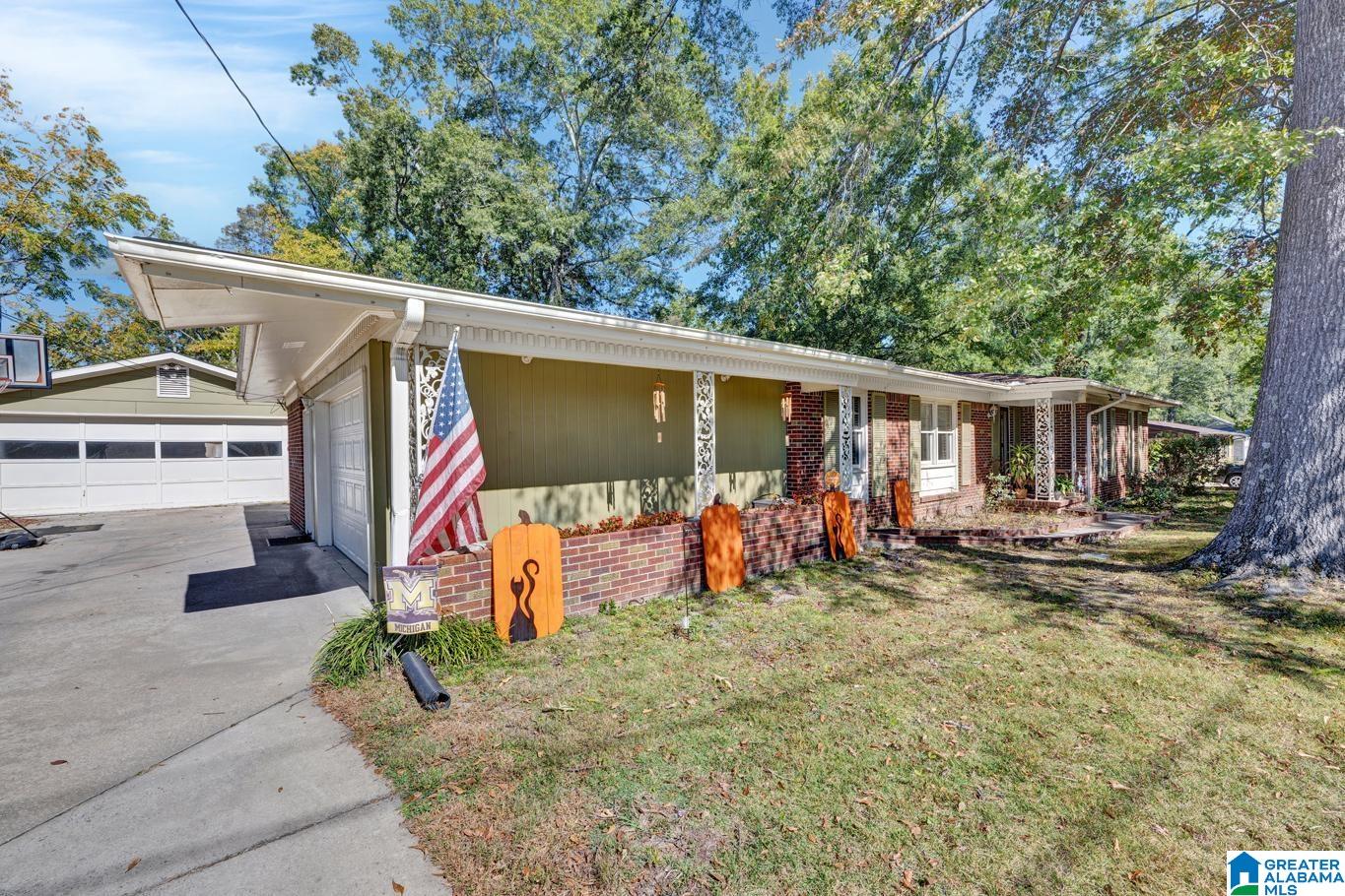 711 Azalea Street Northwest Hartselle, AL 35640 - Photo 3 of 34
