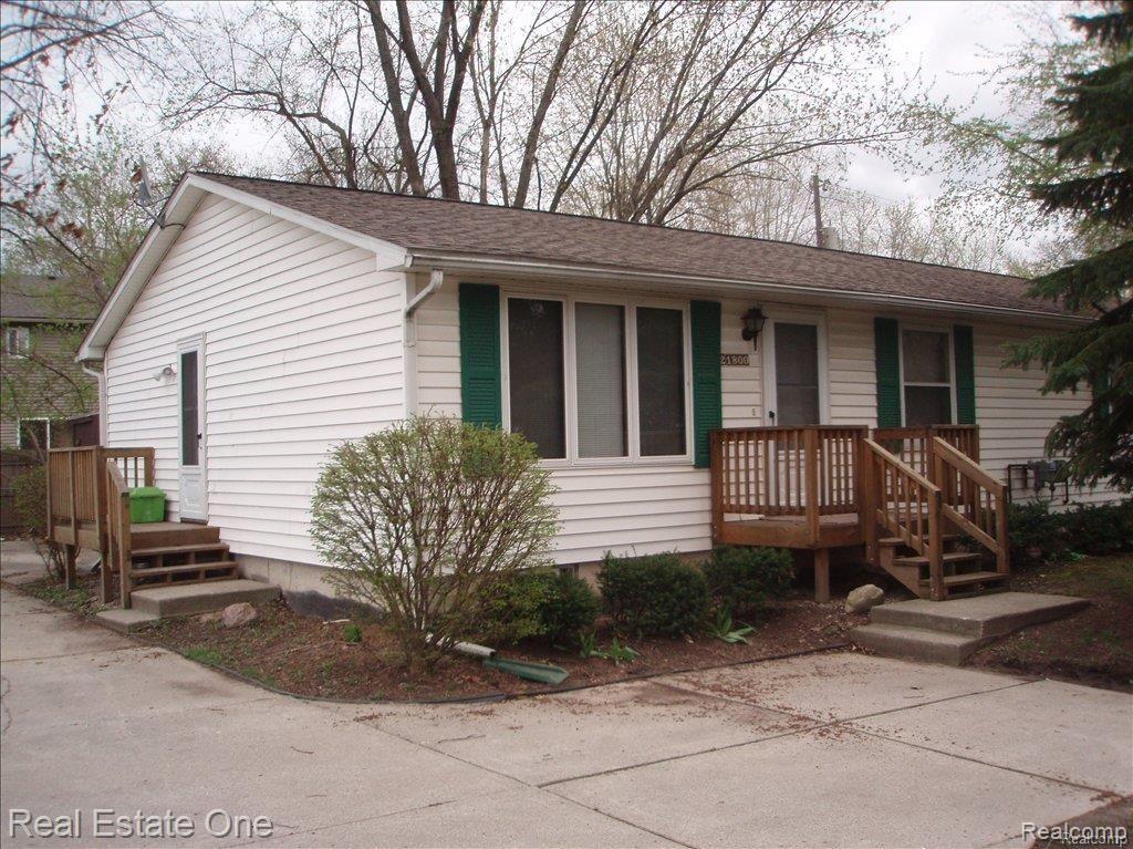 21782 Middlebelt Road Farmington, MI 48336 - Photo 1 of 4
