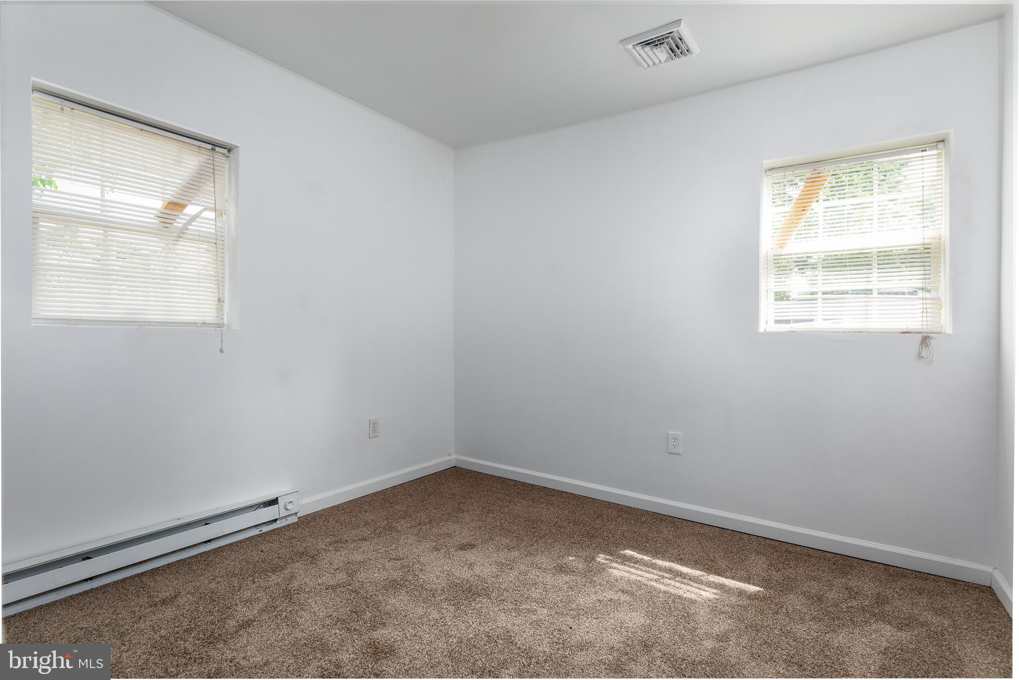 1942 Ford Road Bristol, PA 19007 - Photo 5 of 16