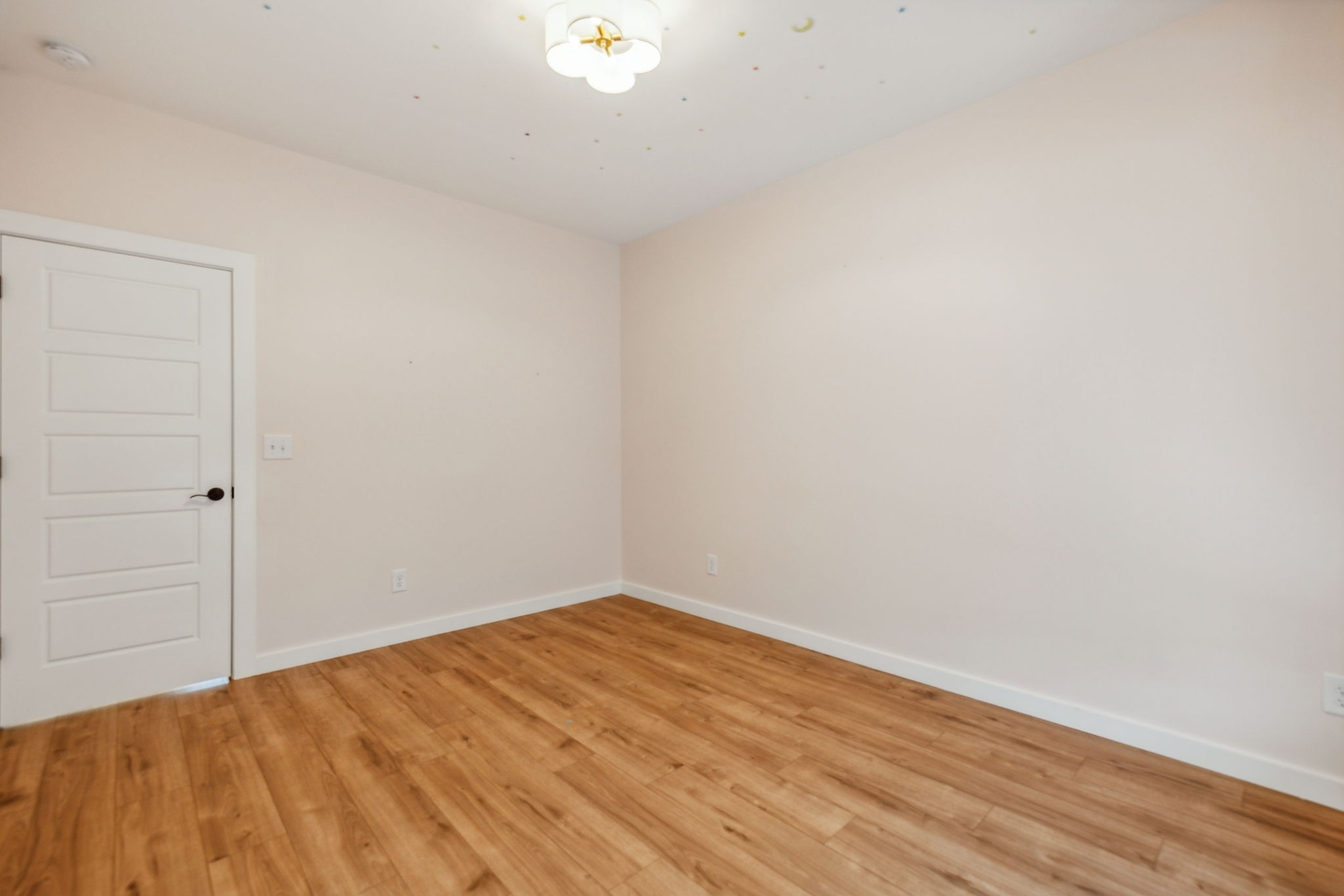 268 Dink Rut Road Portland, TN 37148 - Photo 31 of 62 a view of empty room with wooden floor