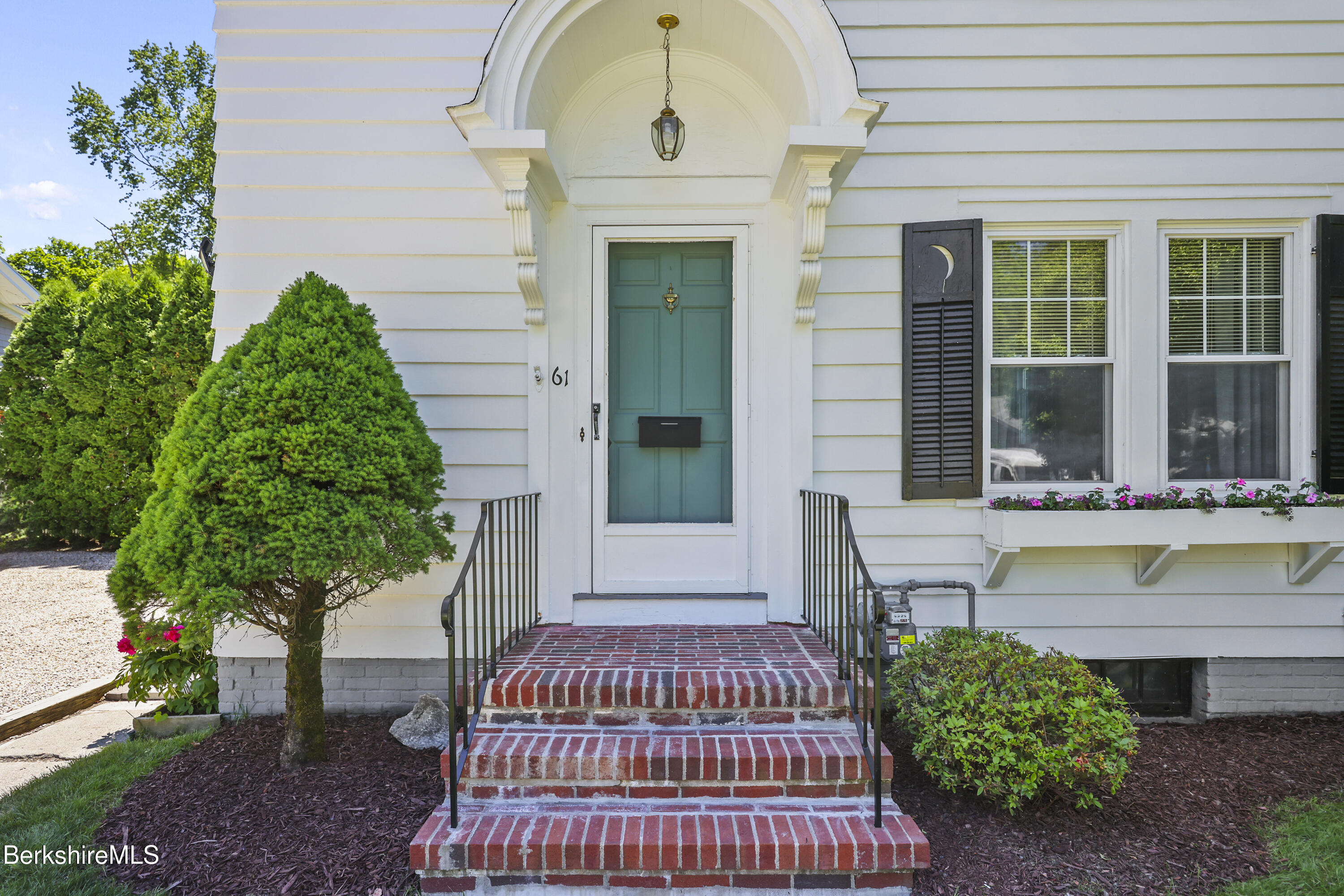 61 Harding Street Pittsfield, MA 01201 - Photo 5 of 48 15 Exterior Front