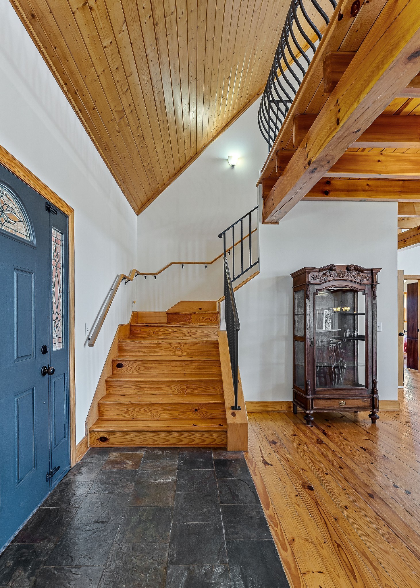 7775 Medley Amonette Road Buffalo Valley, TN 38548 - Photo 17 of 61 a view of entryway