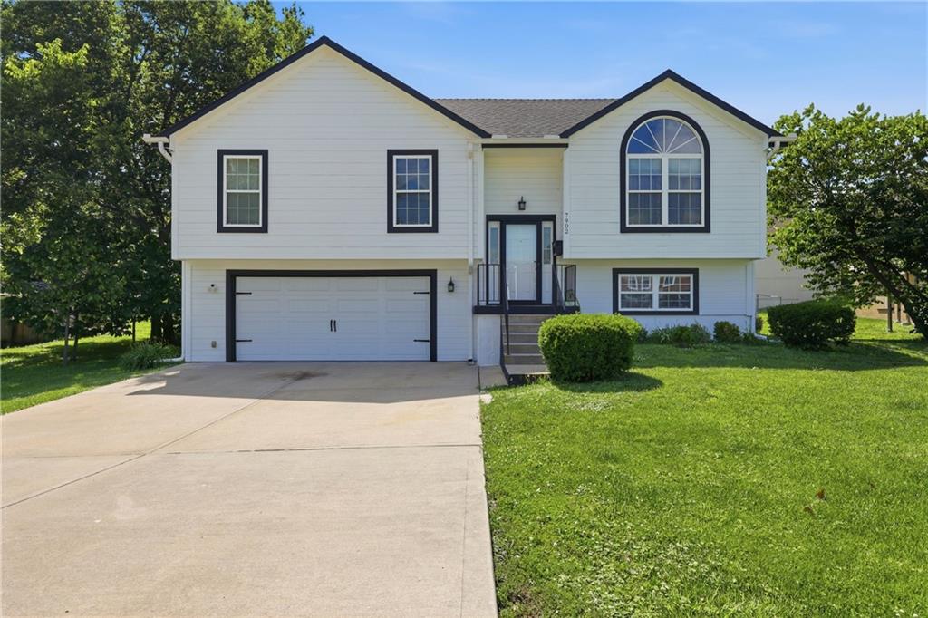 7902 Spring Valley Road Raytown, MO 64138 - Photo 1 of 24