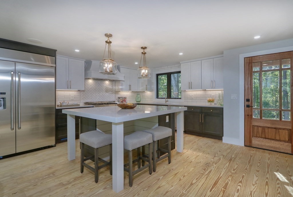 18 Lanark Road Wellesley, MA 02481 - Photo 8 of 42 Gallery Image 8