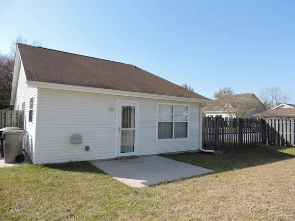 $1,500 | 1100 Sweetbriar Street, Cantonment, FL 32533