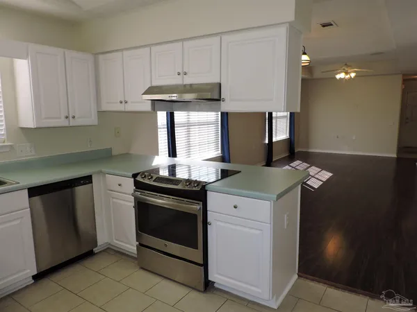 $1,500 | 1100 Sweetbriar Street, Cantonment, FL 32533