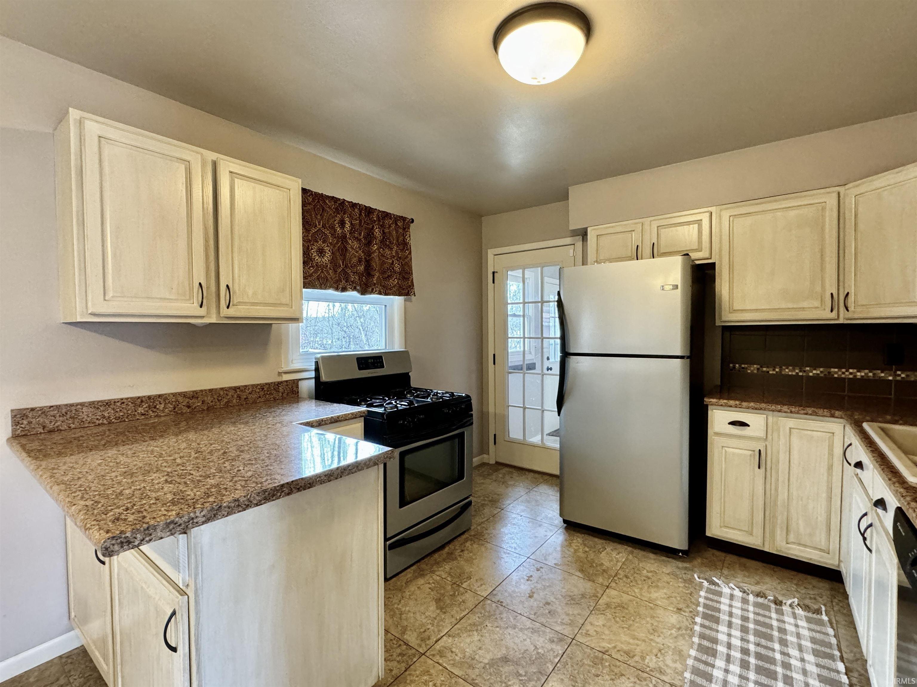 4520 South Rockport Road Bloomington, IN 47403 - Photo 9 of 15 Gallery Image 9