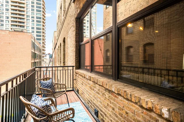 $315,000 | 226 North Clinton Street, Unit 510, Chicago, IL 60661