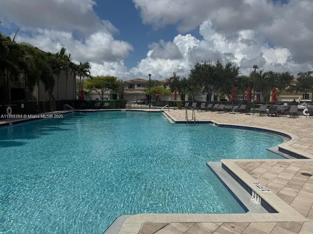 $509,900 | 424 Northeast 194th Terrace, Miami, FL 33179