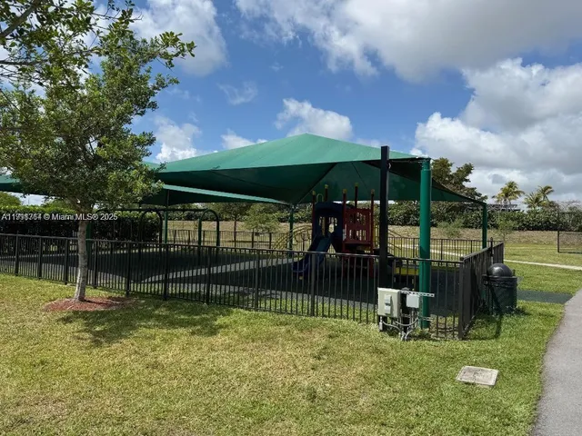 $509,900 | 424 Northeast 194th Terrace, Miami, FL 33179