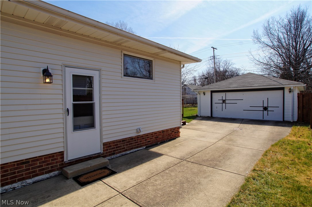 28690 Forest Road Willowick, OH 44095 - Photo 2 of 21 Gallery Image 2