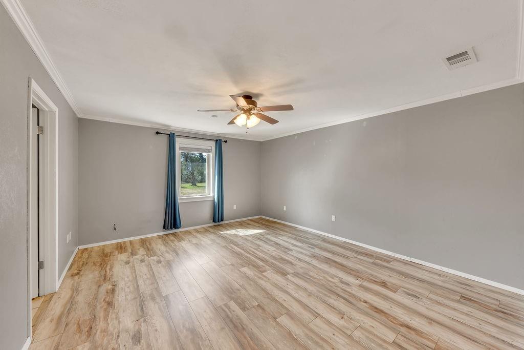 473 County Rd SE 3370 Winnsboro, TX 75494 - Photo 14 of 40 a view of a livingroom with a window