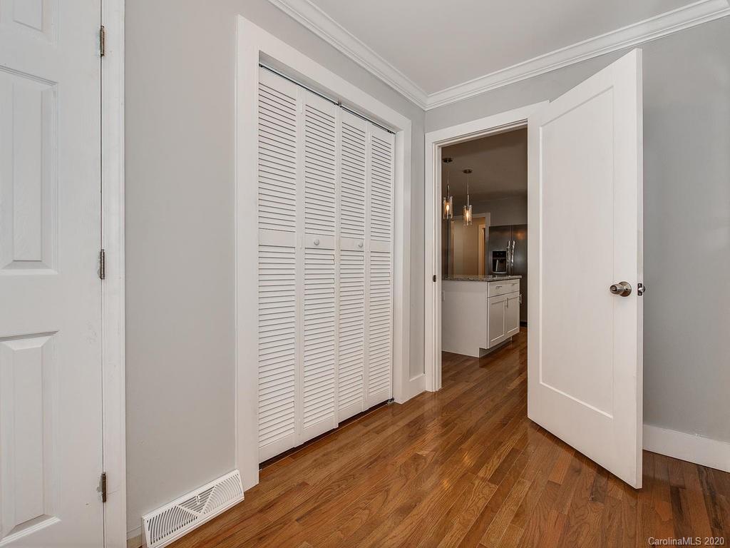 7325 Thermal Road Charlotte, NC 28211 - Photo 11 of 24 Gallery Image 11