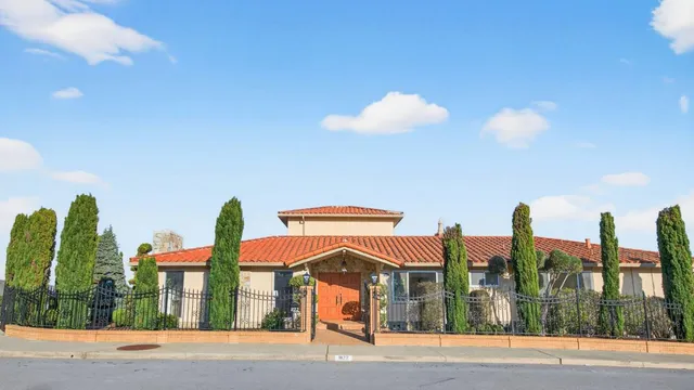 $3,888,000 | 1822 Sebastian Drive, Burlingame, CA 94010