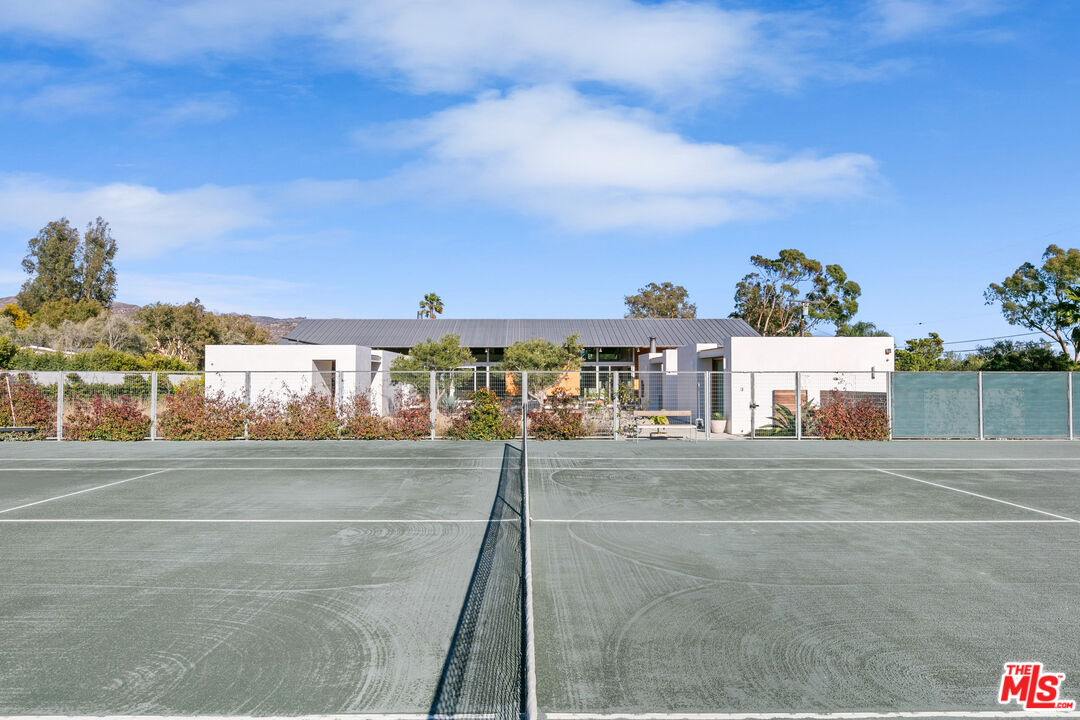 6728 Wildlife Road Malibu, CA 90265 - Photo 50 of 57 a view of a city