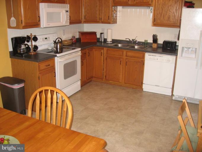 202 E Road Mount Airy, MD 21771 - Photo 1 of 19 Kitchen