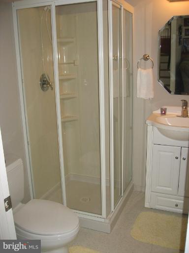 202 E Road Mount Airy, MD 21771 - Photo 12 of 19 Bath